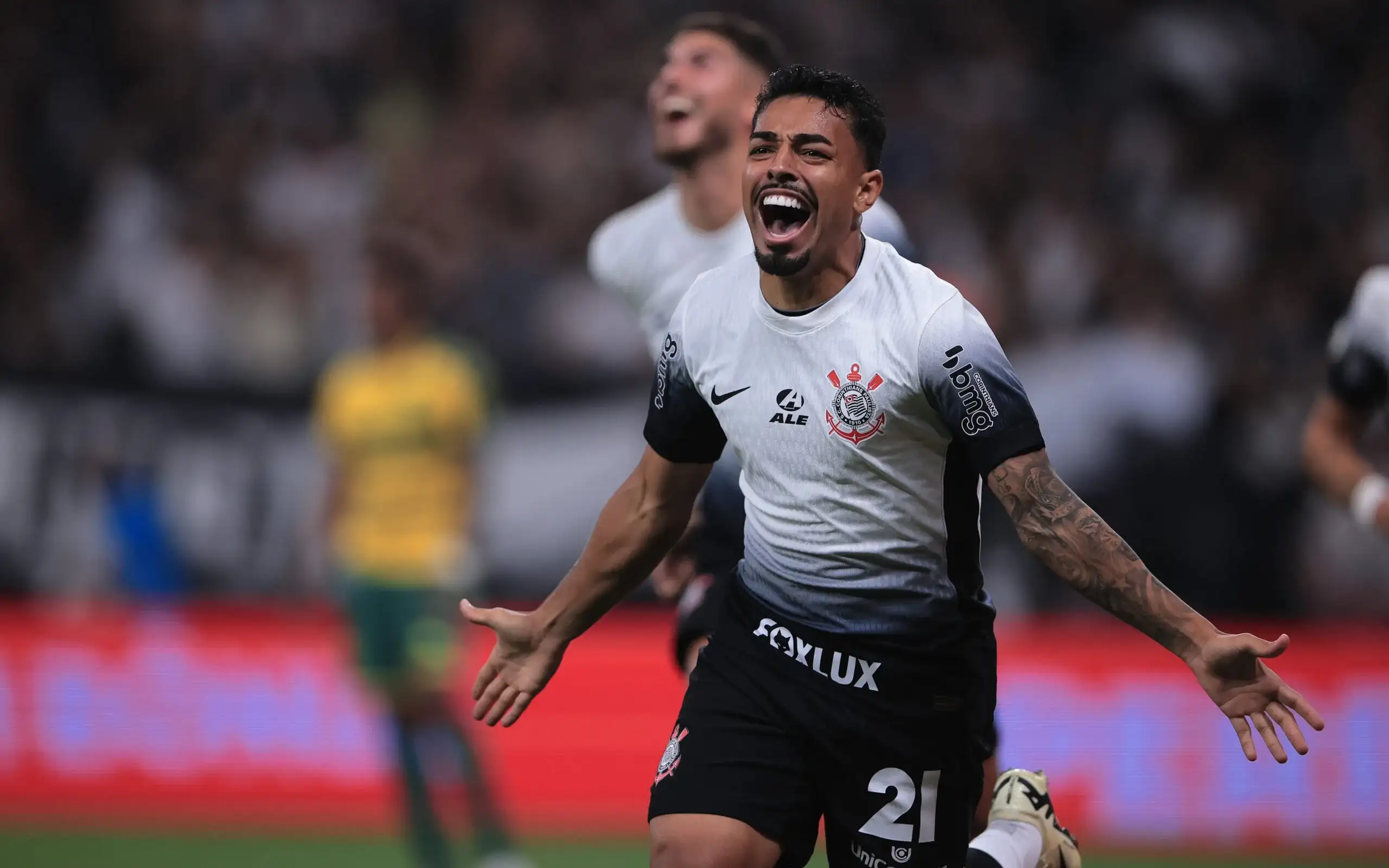 Mengenali Peraduan dalam Bola Sepak: Peluang dan Cabaran