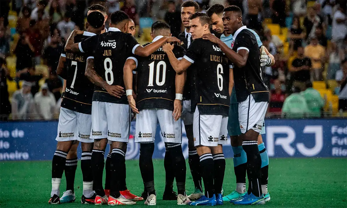Menjelajahi Dunia Peraduan Bola Sepak